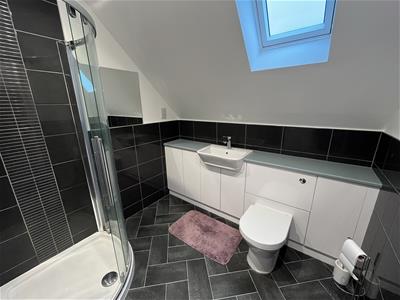 EN-SUITE SHOWER ROOM 2